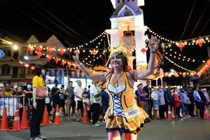 BIB: 50235
                            <button type="button" onclick="openModal(21897281)" class="btn btn-primary btn-sm float-right btn-popup" data-toggle="modal" data-target=".modal-high-quality">
                        <i class="fas fa-shopping-cart"></i> Add to Cart
                    </button>
                                            <button type="button" onclick="isThisMe(21897281, true)" class="btn btn-success btn-sm float-right btn-popup btn-isme hidden" data-toggle="tooltip" data-placement="bottom" title="นี่คือรูปของคุณใช่ไหม คลิกที่นี่เพื่อเอาเข้าอัลบั้ม">
                        <i class="fas fa-plus"></i> Add to album
                    </button>
                    <button type="button" onclick="isThisMe(21897281, false)" class="btn btn-warning btn-sm float-right btn-popup btn-isnotme hidden">
                        <i class="fas fa-ban"></i> Remove from album
                    </button>